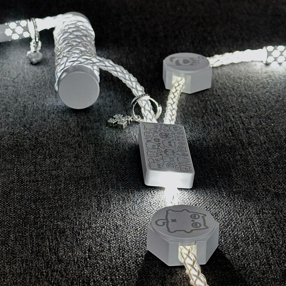 UNKNOWN ERROR D40 Cool White L - đánh giá và giá Gaming Accessories Lights