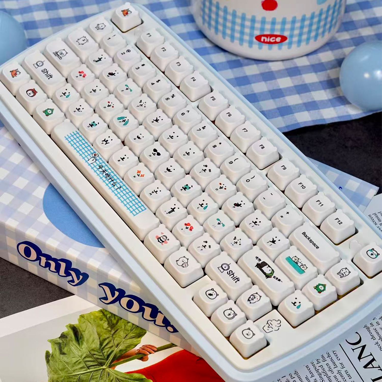 Kawaii Cartoon Joke Bear PBT K - đánh giá và giá Gaming Accessories In Japan